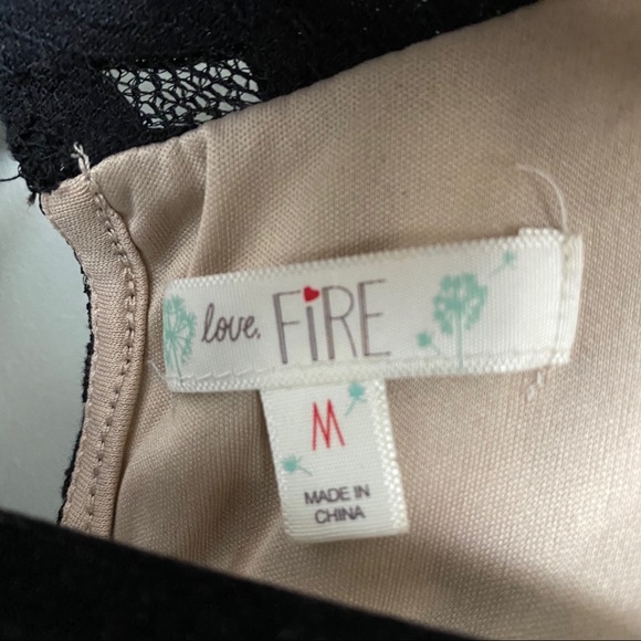 Black Lace Halter Top Size M - Picture 3 of 6